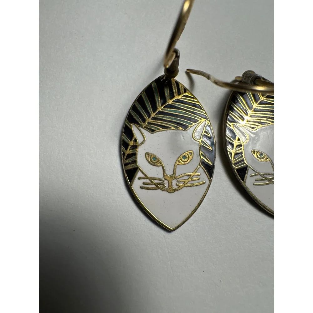 Discovery Gold Tone Enamel White Cat Dangle Earrings French Hook Boho Feline